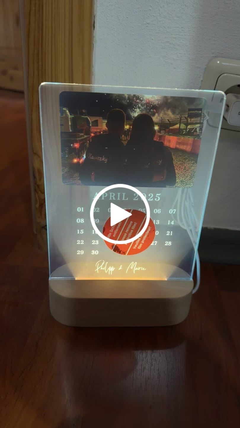 Customer video review of Euer Datum - Liebeslicht mit Foto und Kalenderblatt