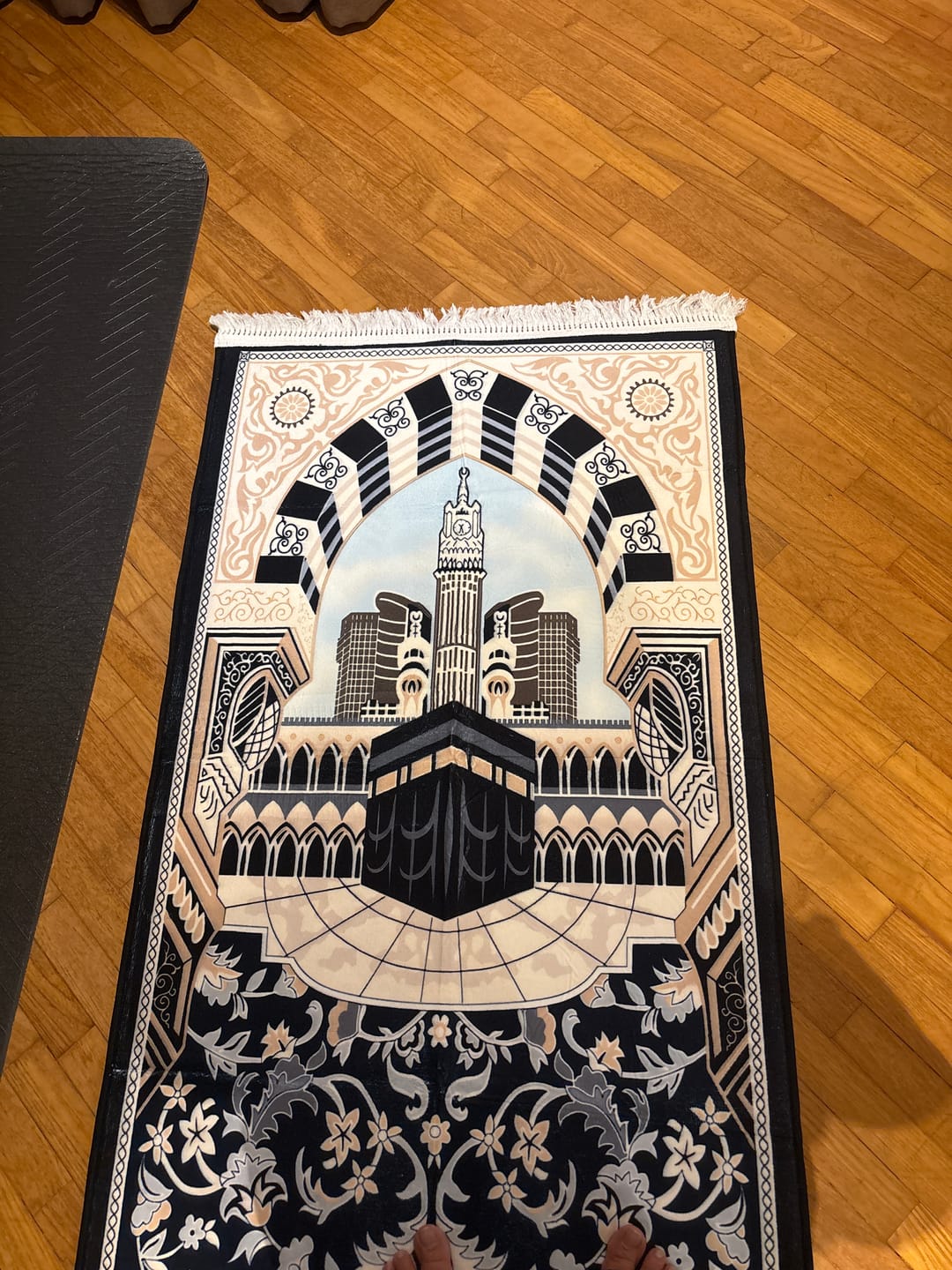 Customer photo review of Floral Kaaba  Padded Prayer Mat