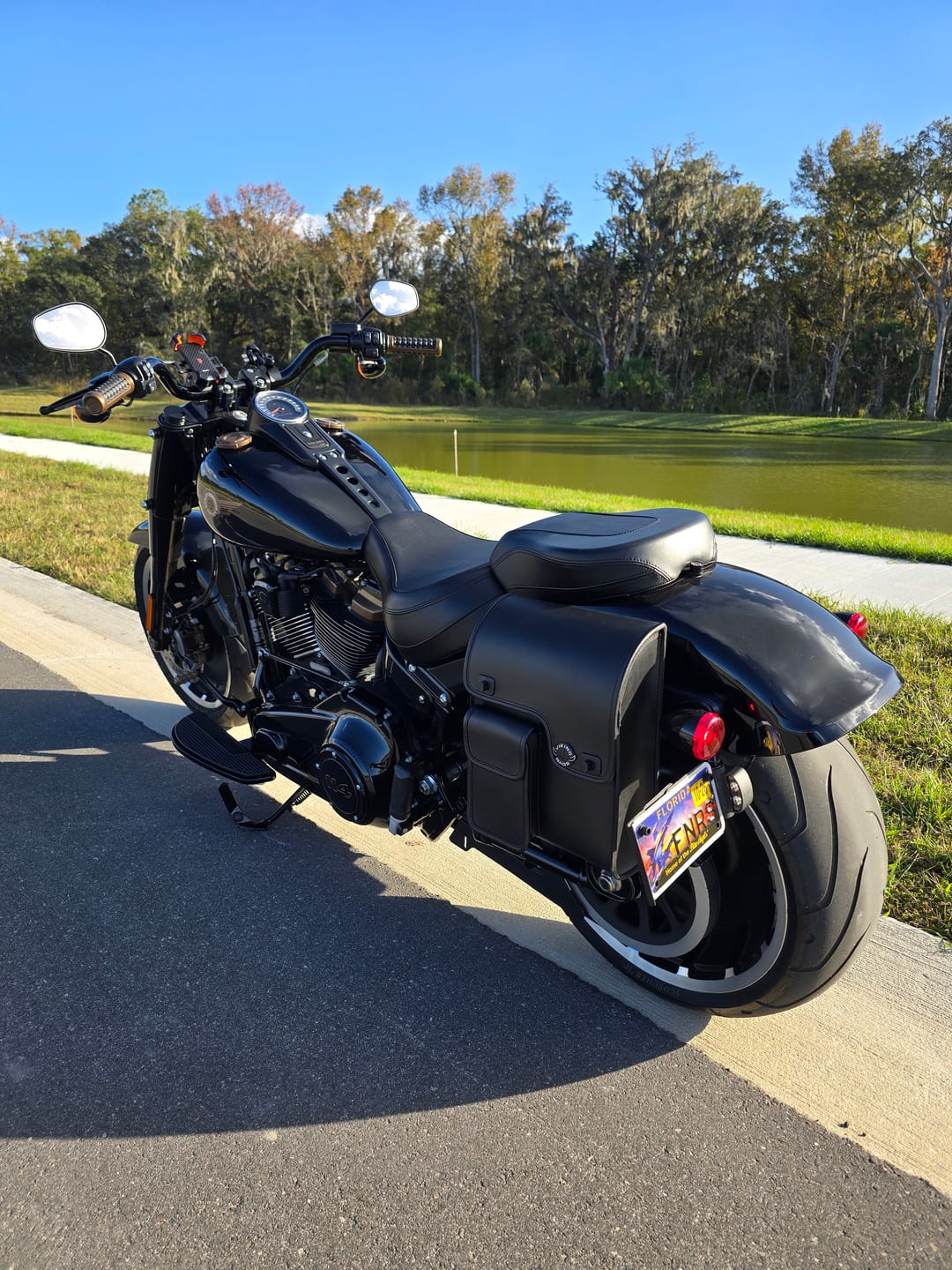 Customer photo review of 5L - Fatman Motorcycle Solo Bag For Harley Softail