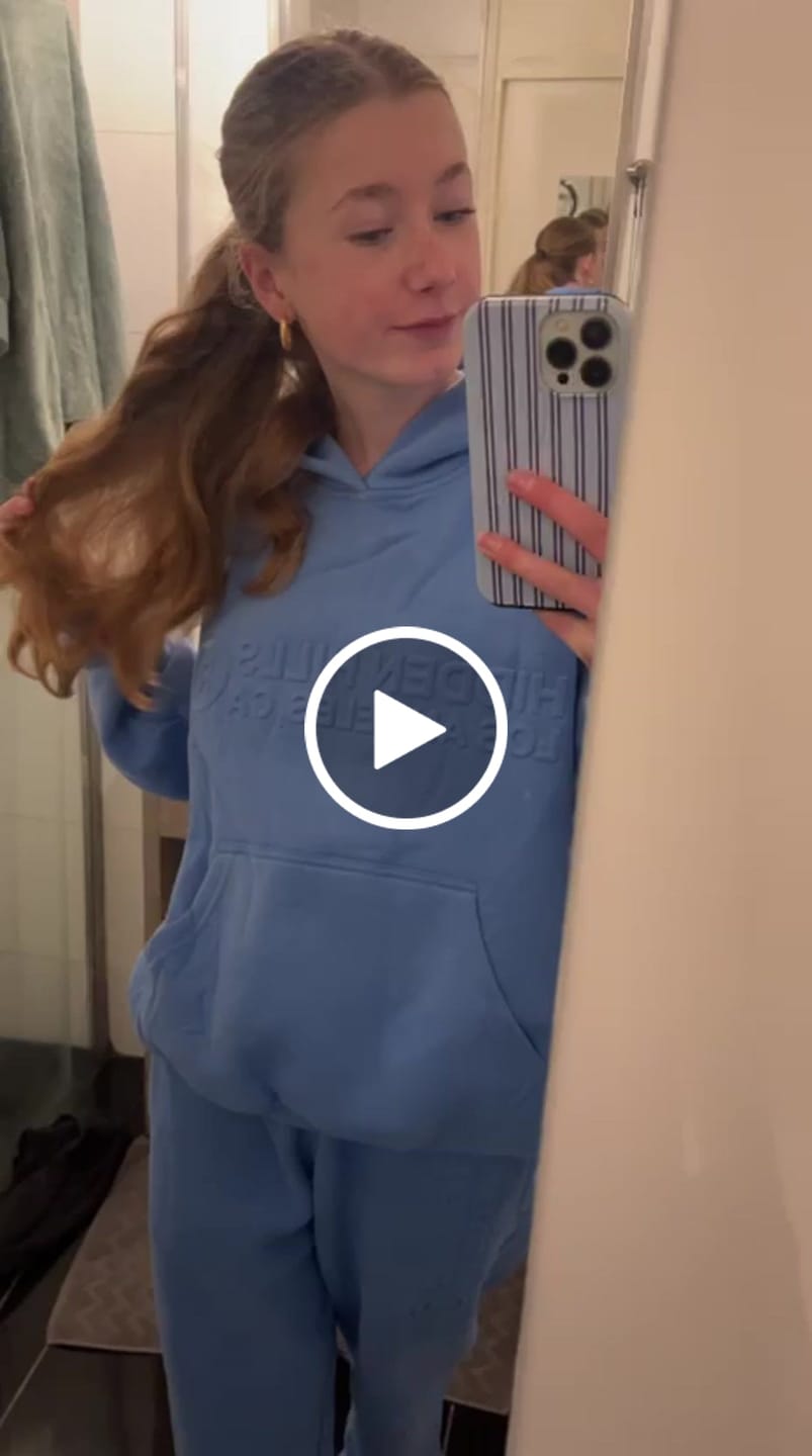 Customer video review of EMBOSSED STRAIGHT LEG SWEATPANTS SKY BLUE