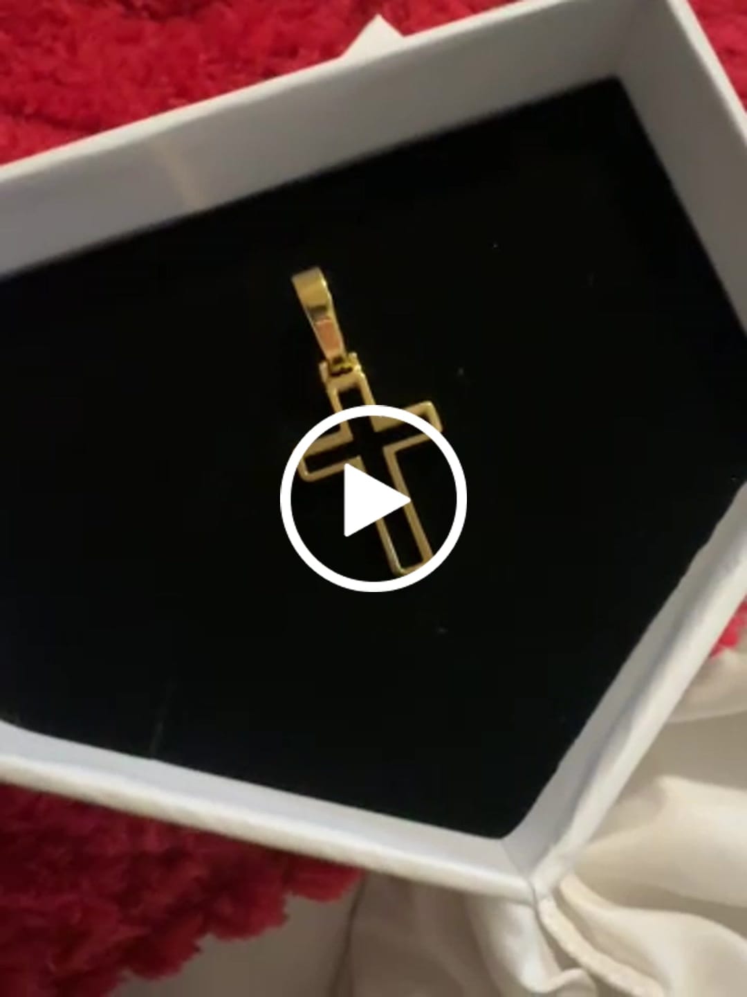 Customer video review of Outline Cross (Gold)