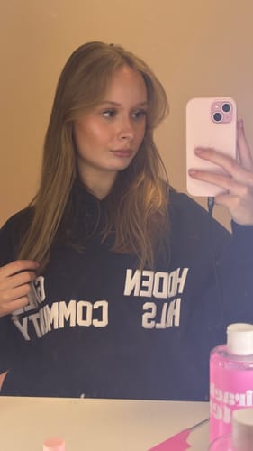 Customer photo review of GATED COMMUNITY HOODIE NAVY