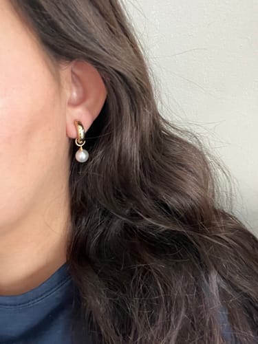Customer photo review of Par Arracada Con Perla Redonda