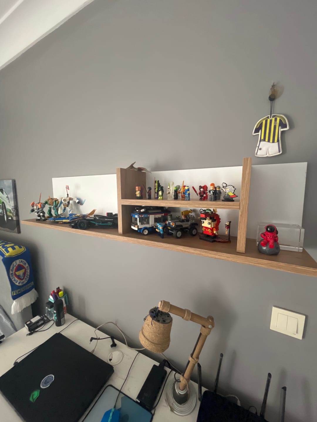 Customer photo review of Rani AE103 Dekoratif Duvar Rafı  Beyaz - Sepet Ceviz