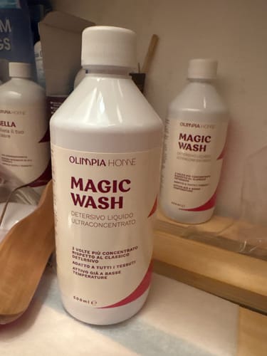 Customer photo review of Magic Wash - Il Detersivo Professionale per un Bucato Perfetto