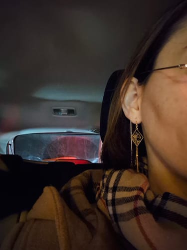 Customer photo review of Boucles d'Oreilles Grande Vague