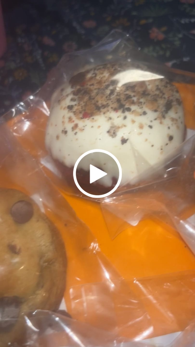 Customer video review of Double Trouble 🍪😋🍪