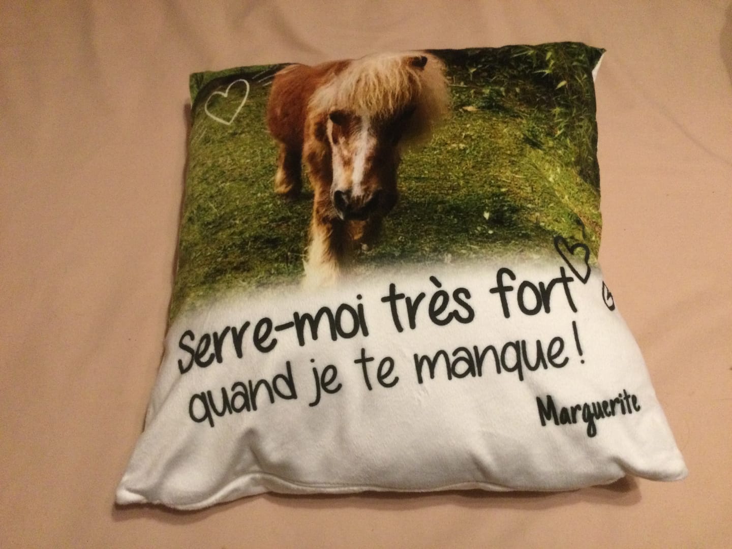 Customer photo review of Serre-moi très fort quand je te manque - Coussin personnalisé