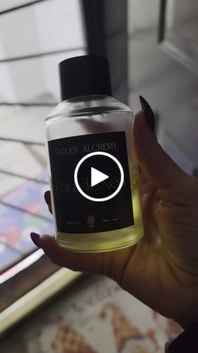 Customer video review of PARADOXED Body Oil