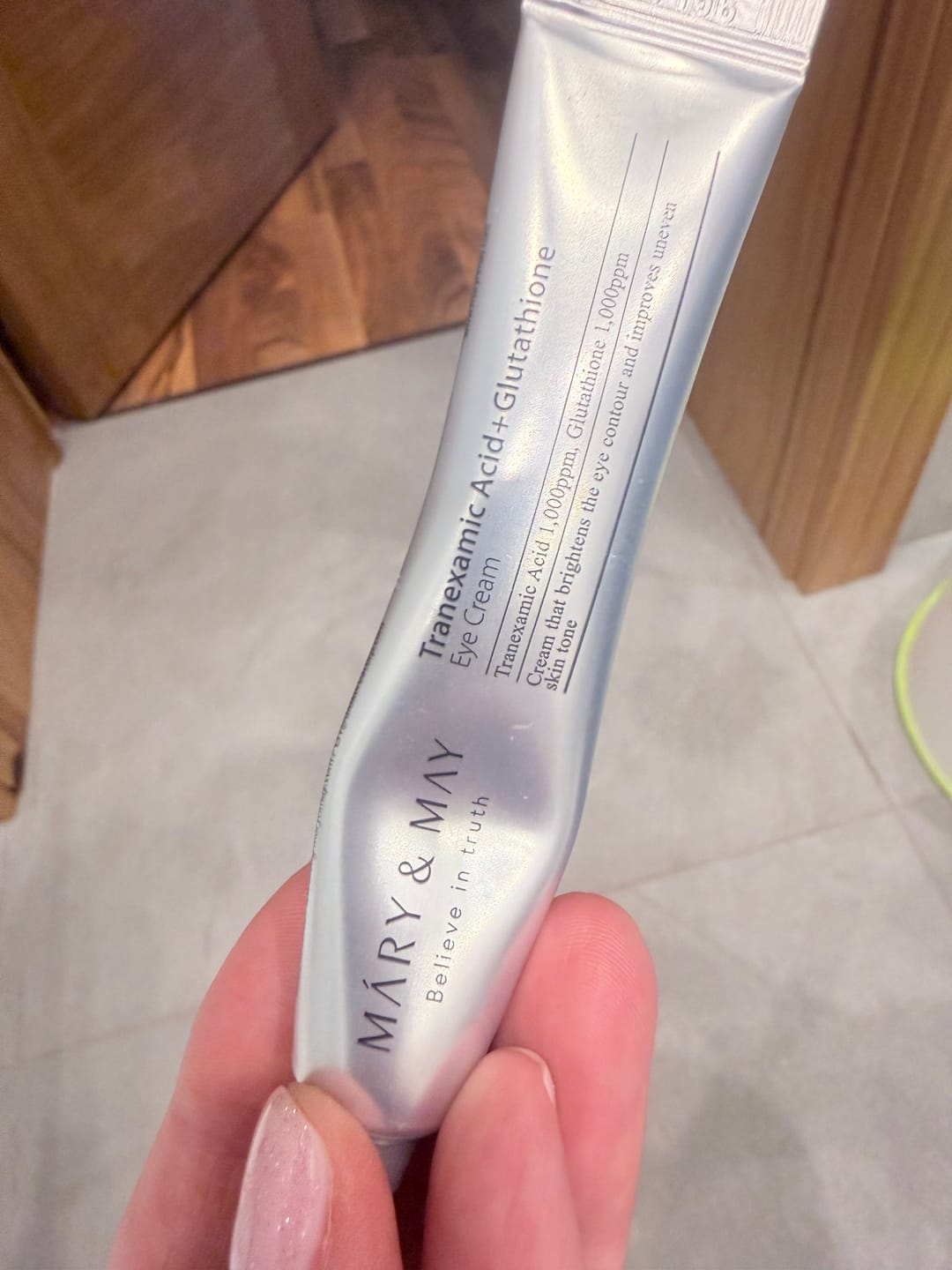 Customer photo review of Balinošs krēms ādai ap acīm ar traneksāmskābi Mary&May Tranexamic Acid Glutathion Eye Cream