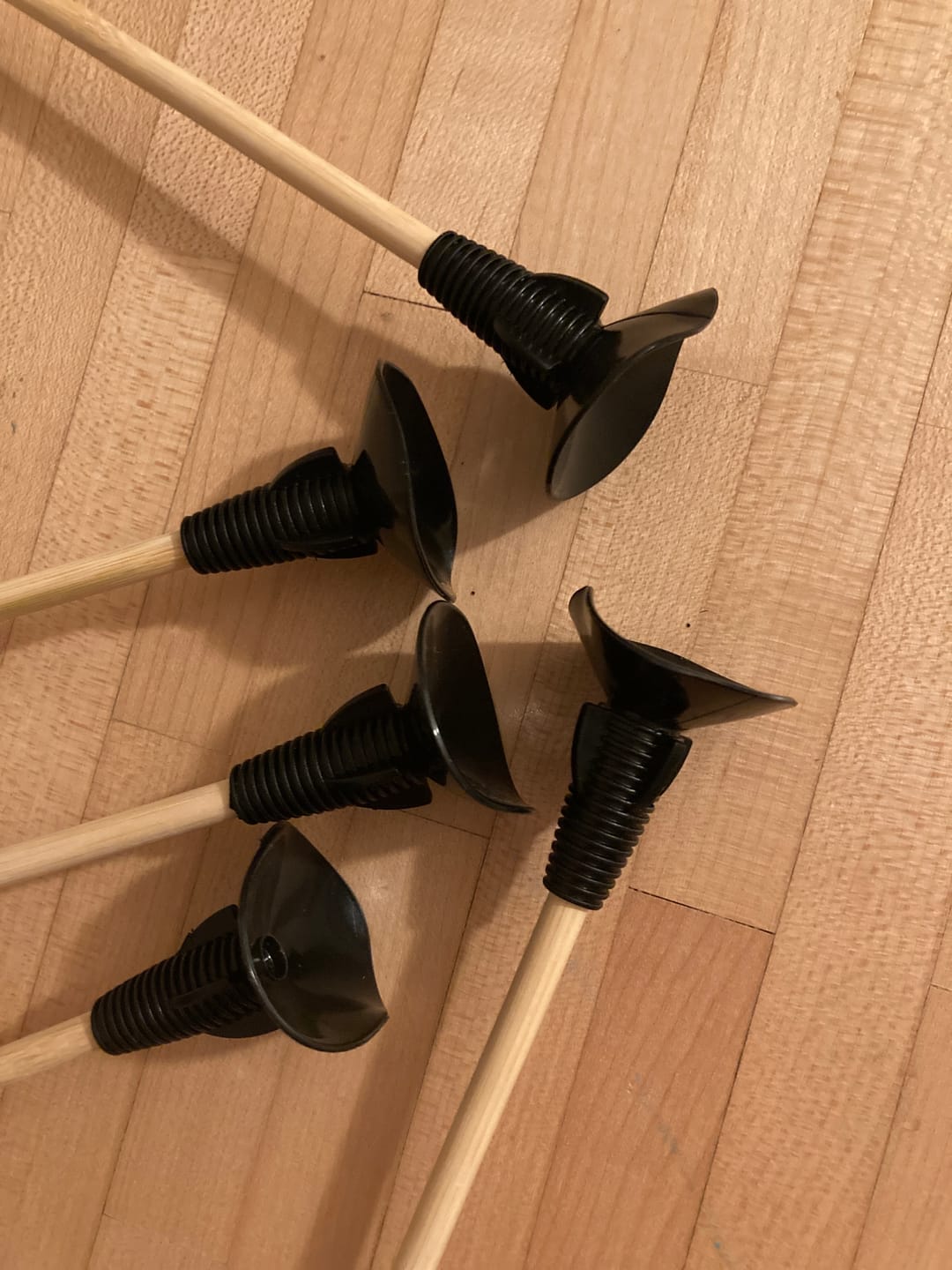 Customer photo review of Holzbogen Set mit 6 Saugnapf-Pfeilen, Zielscheibe, Köcher und Tasche