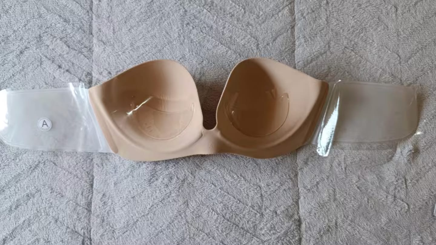 Customer photo review of Unsichtbarer Pushup Klebe BH™