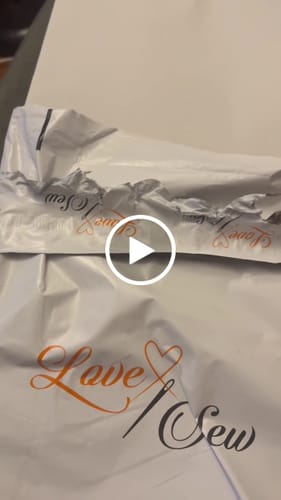 Customer video review of Block Of The Month - Tulip Bellflower (104.5" x 104.5")