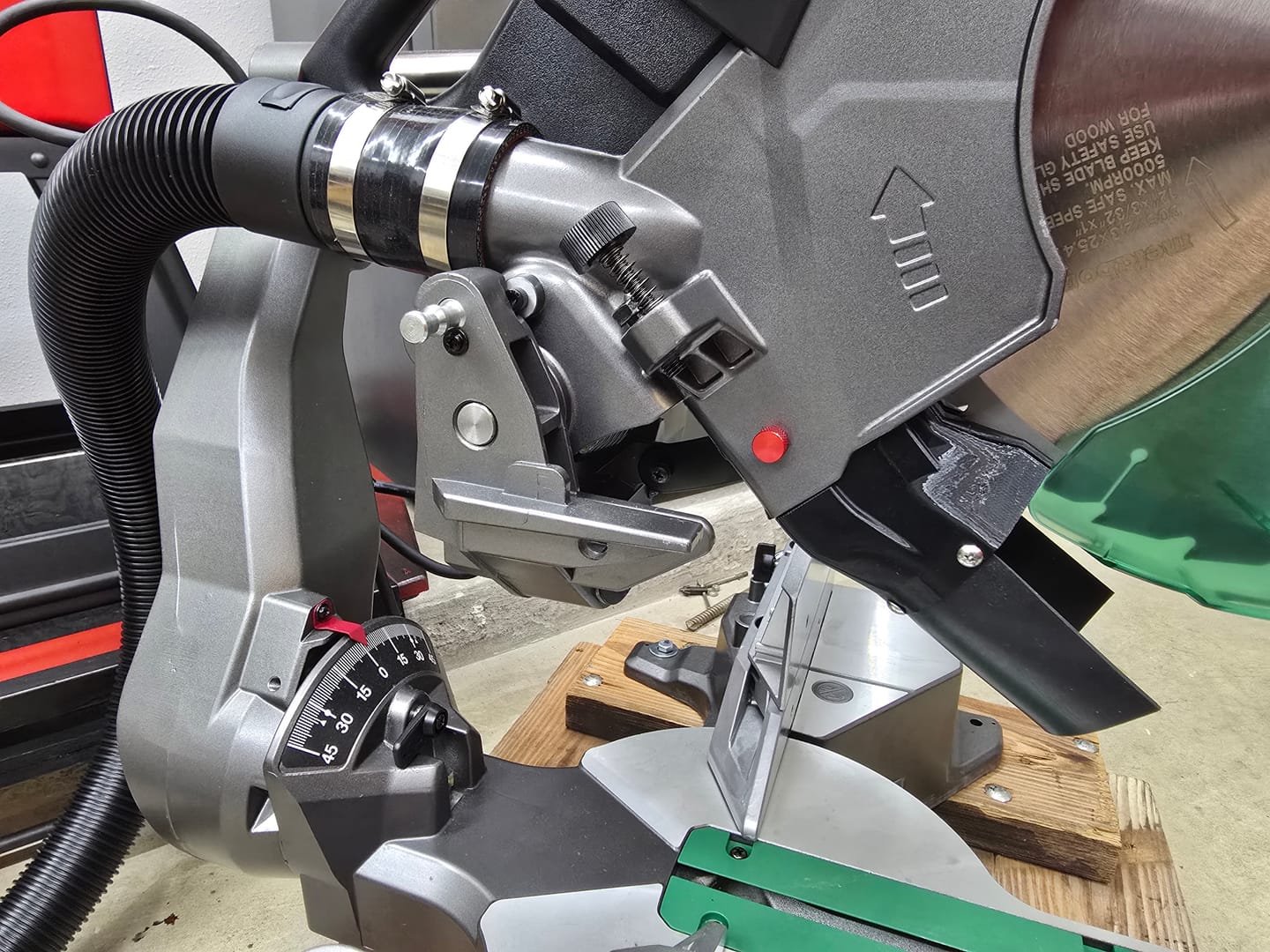 Customer photo review of Metabo/Hitachi 12" Miter Saw Dust Collection Chute
