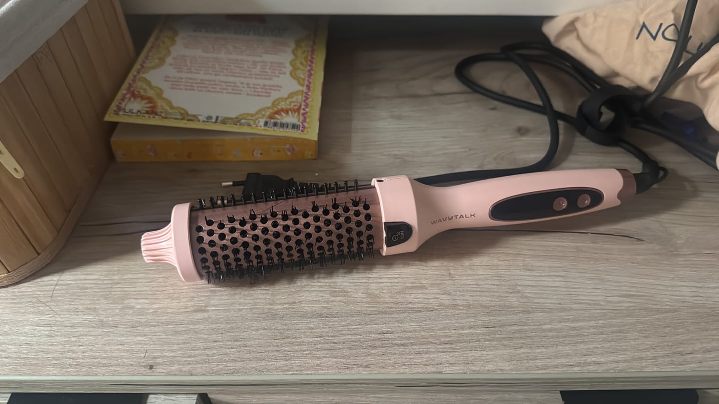 Customer photo review of Wavytalk Blowout Boost Ionic Termal Brush