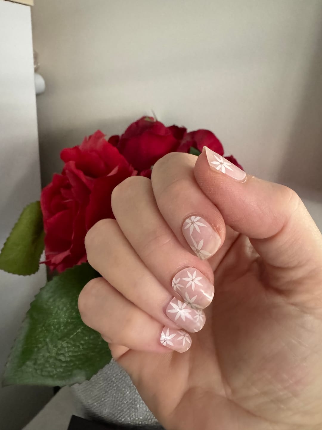 Customer photo review of Pretty Pink Daisies DIY Semicured Gel Nail Sticker Kit