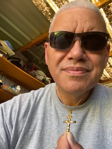 Customer photo review of 18k Gold Crucifier Pendant Chain