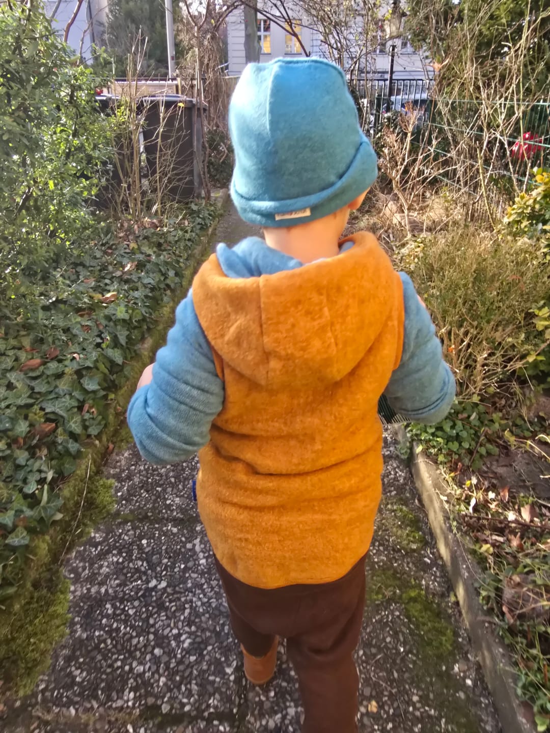 Customer photo review of Upcycling Kaschmir Kinder Mütze Gletscher meliert