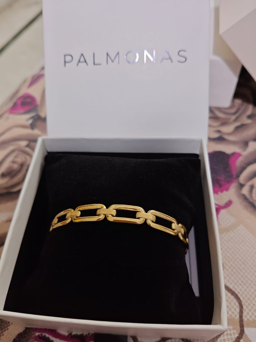Customer photo review of Minimalist Gold Link Bracelet