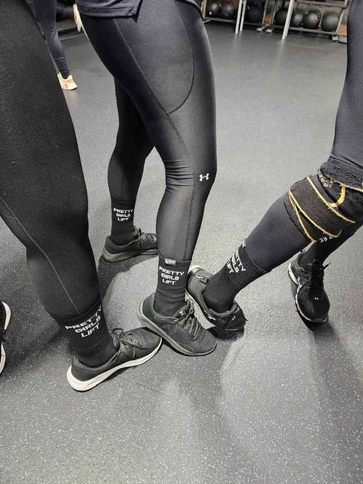 Customer photo review of Pretty Girls Lift - Crew Workout Socks