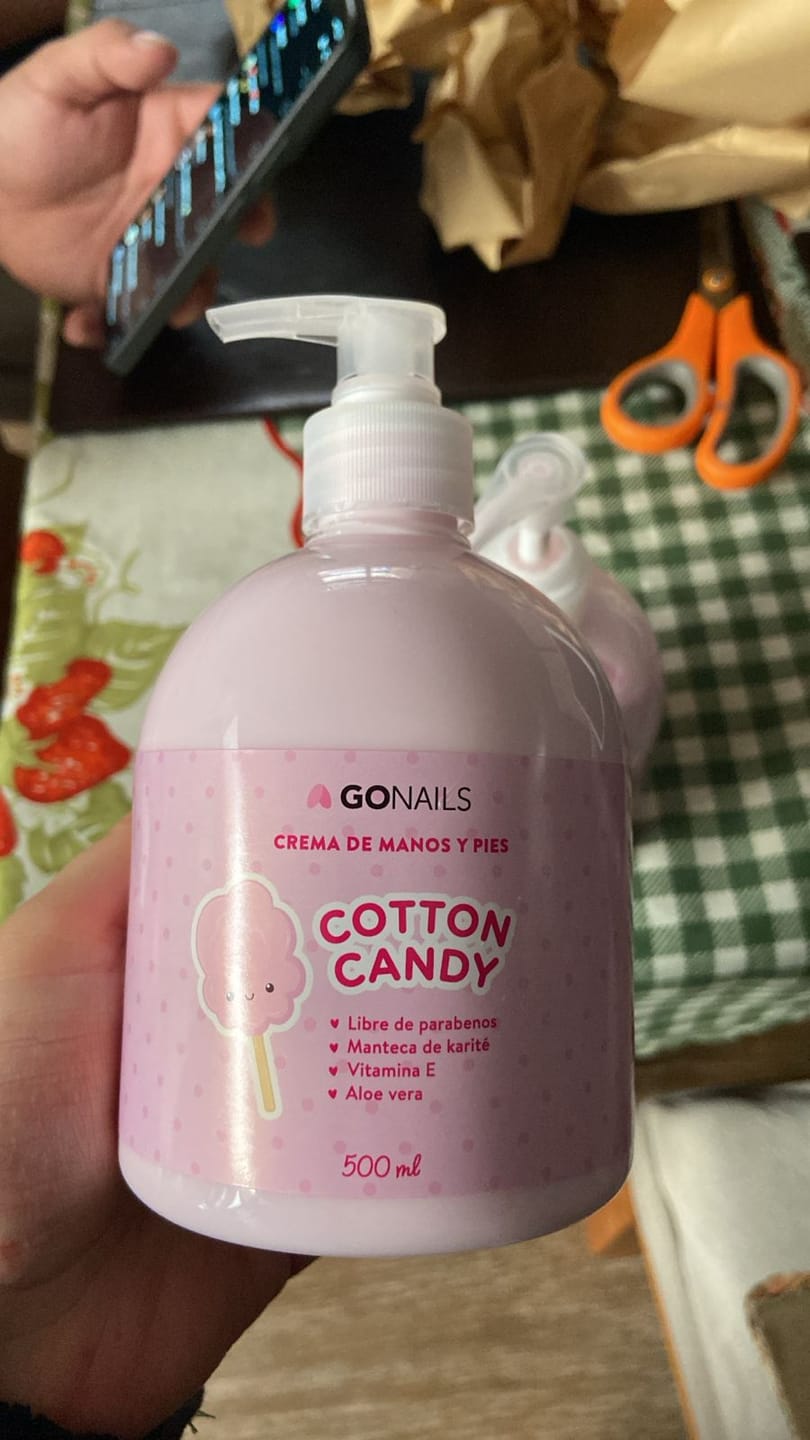 Customer photo review of Crema de Manos y pies Cotton Candy