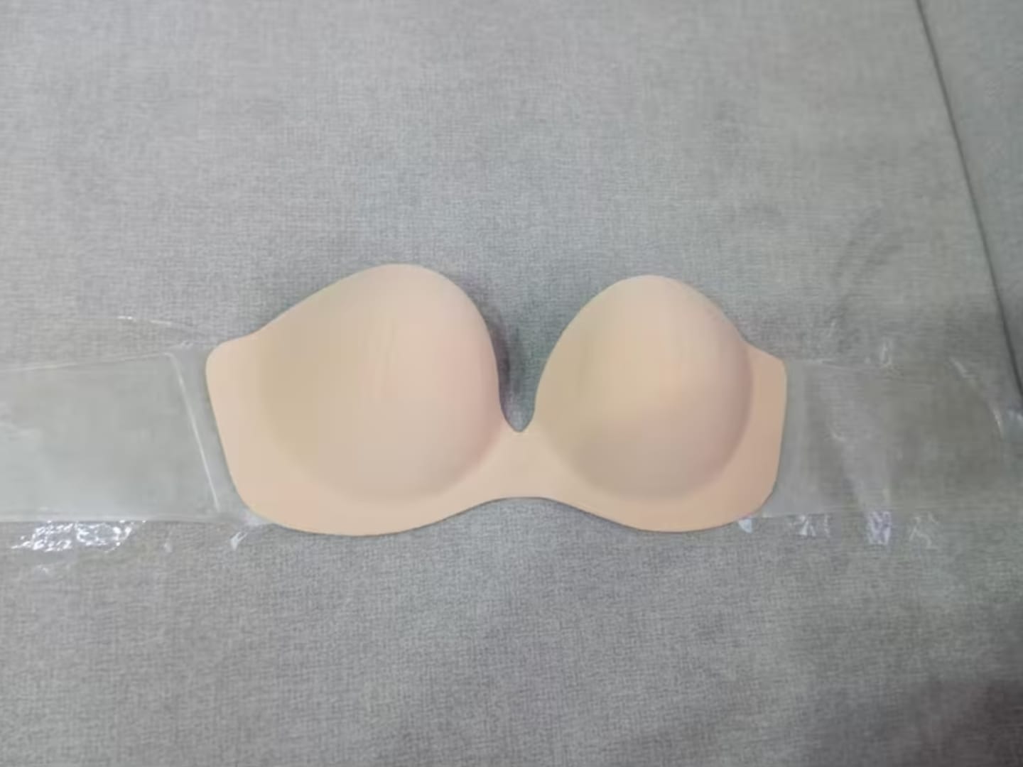 Customer photo review of Unsichtbarer Pushup Klebe BH™