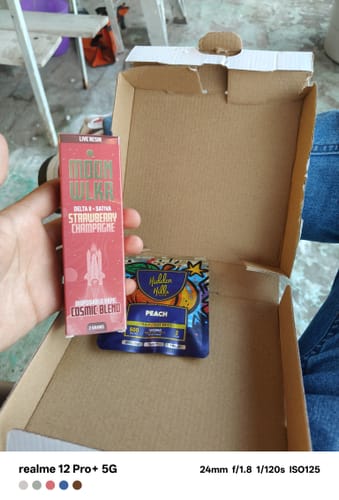 Customer photo review of PLUMA DE WAX - Moonwlkr Strawberry Champagne 2gr - Sativa