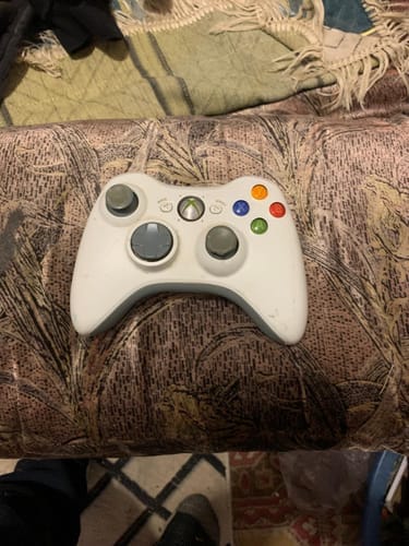 Customer photo review of Controller Wireless Timebox pentru PC, Nintendo Switch si Steam Deck, LED RGB in 9 Culori, Functie Turbo, Ergonomic, Vibratii Reglabile si Jack Casti, Compatibil Windows 7-11, PS3, Android, 2,4G + USB-C, Negru