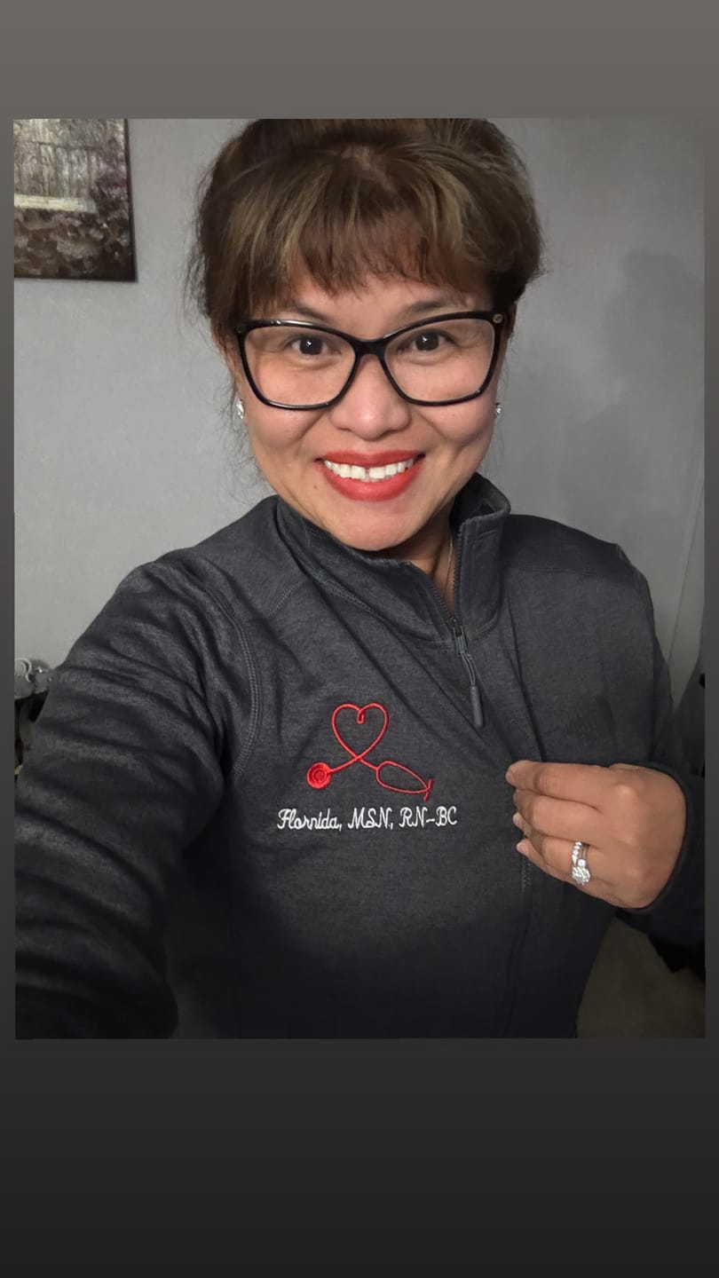 Customer photo review of The North Face ® Ladies Skyline Full-Zip PLUS Tote Bag Combo