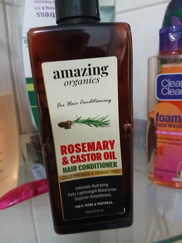 Customer photo review of Rosemary & Castor Oil Hair Conditioner