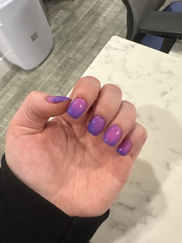 Customer photo review of 🎁 Sweet Charm Mood Changing Gel Polish Tonal Set (100% off)