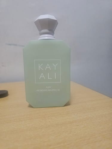 Customer photo review of Kayali Yum Pistachio Gelato | 33 - Eau de Parfum 100ml