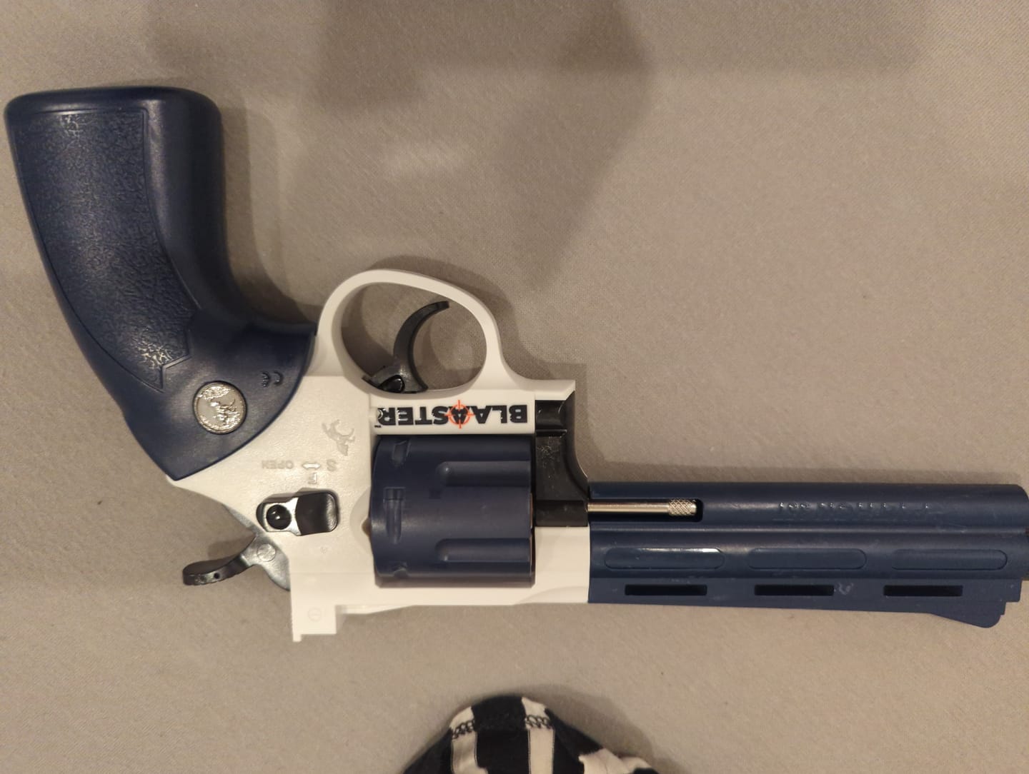 Customer photo review of Blaaster™ R6 Revolver