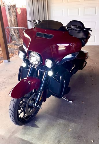 Customer photo review of HR3 Billiard-Burgundy Motorcycle 18" Wide Tire Front Mudguard Fender For Harley Touring Models 2014-2023