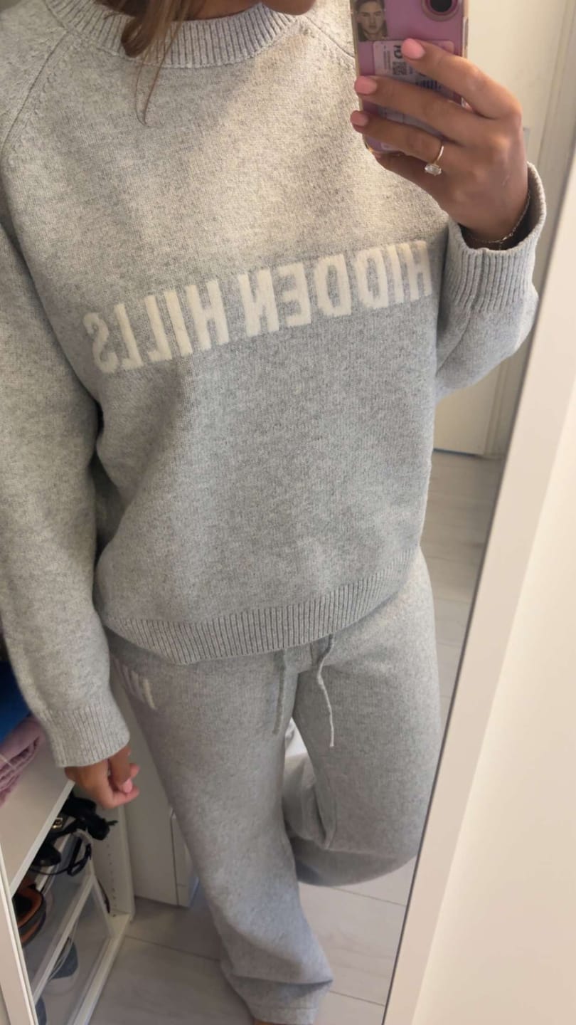 Customer photo review of KNIT SWEATPANTS LIGHT GREY