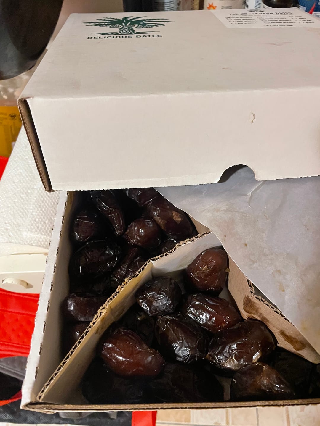 Customer photo review of Organic Rutab Medjool Dates Box