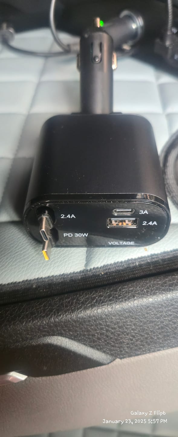 Customer photo review of Incarcator auto 66W Super Fast Charge 4 in 1, Timebox, Cablu Retractabil Type-C + USB-C, Mufa USB, USB-C, Afisaj LED, Universal, Compatibil iPhone, Samsung, Huawei