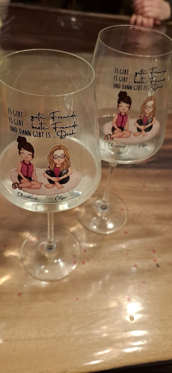 Customer photo review of Auf uns - Personalisiertes Weinglas für beste Freundinnen