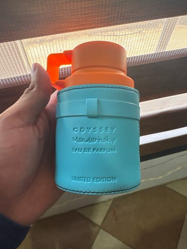 Reseña con foto de un cliente sobre Perfume Armaf Odyssey Mandarin Sky EDP