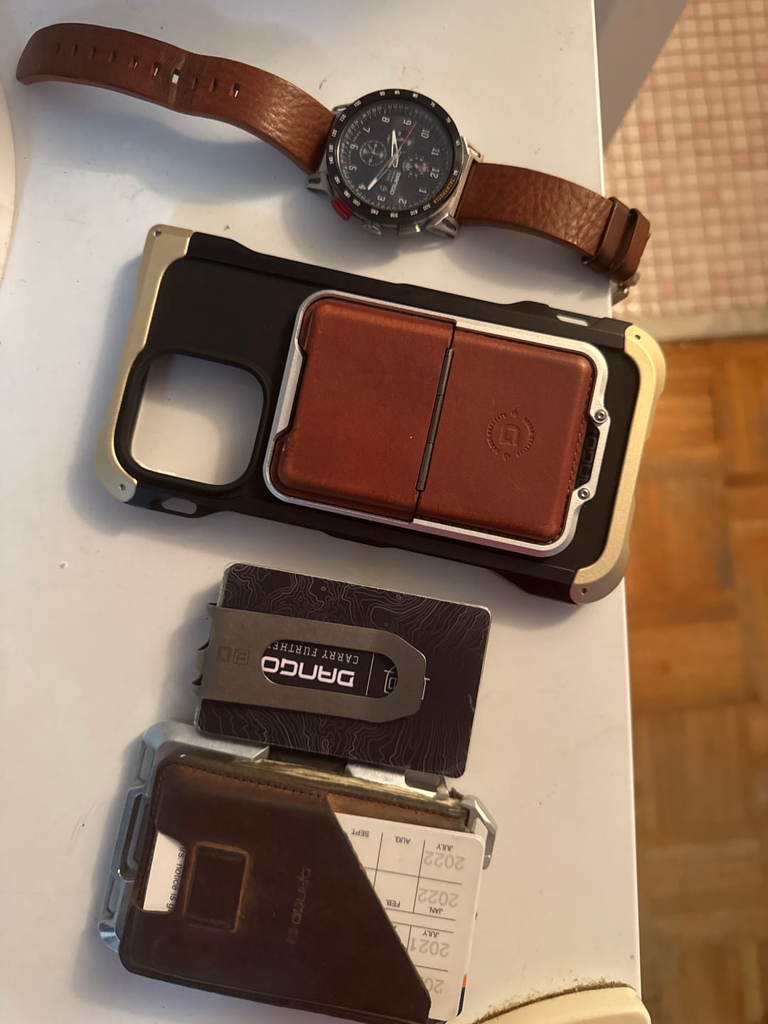 Customer photo review of DANGO ADAPT CASE - IPHONE 16 PRO MAX
