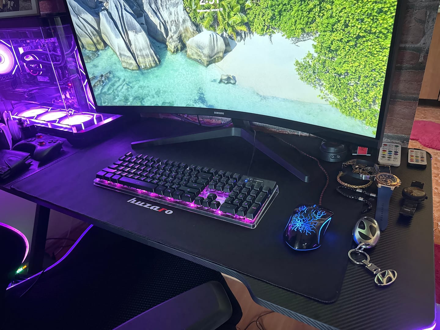 Customer photo review of Kit Tastatura, Mouse Gaming RGB, 104 taste, cu fir, 7 culori si moduri de iluminare, Design Ergonomic, Baza metalica, Negru