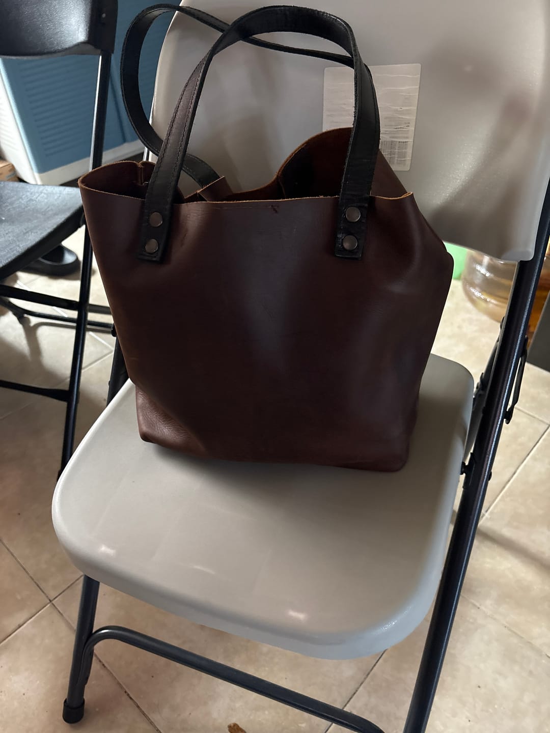 Customer photo review of Tote Cuero Praga Plus+ Crazy Café Doble Vista + 💄Cosmetiquera 👝 Gratis!!