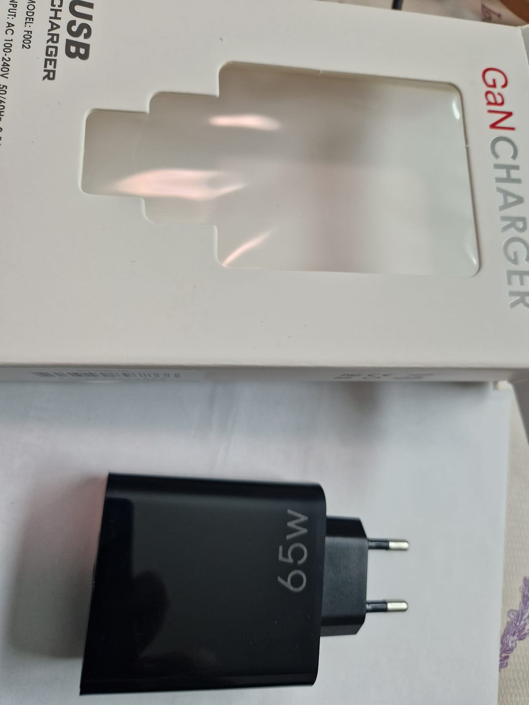 Customer photo review of Incarcator Retea, 2 Porturi, 65W Fast Charge, 1 x USB, 1 x Type-C, Negru