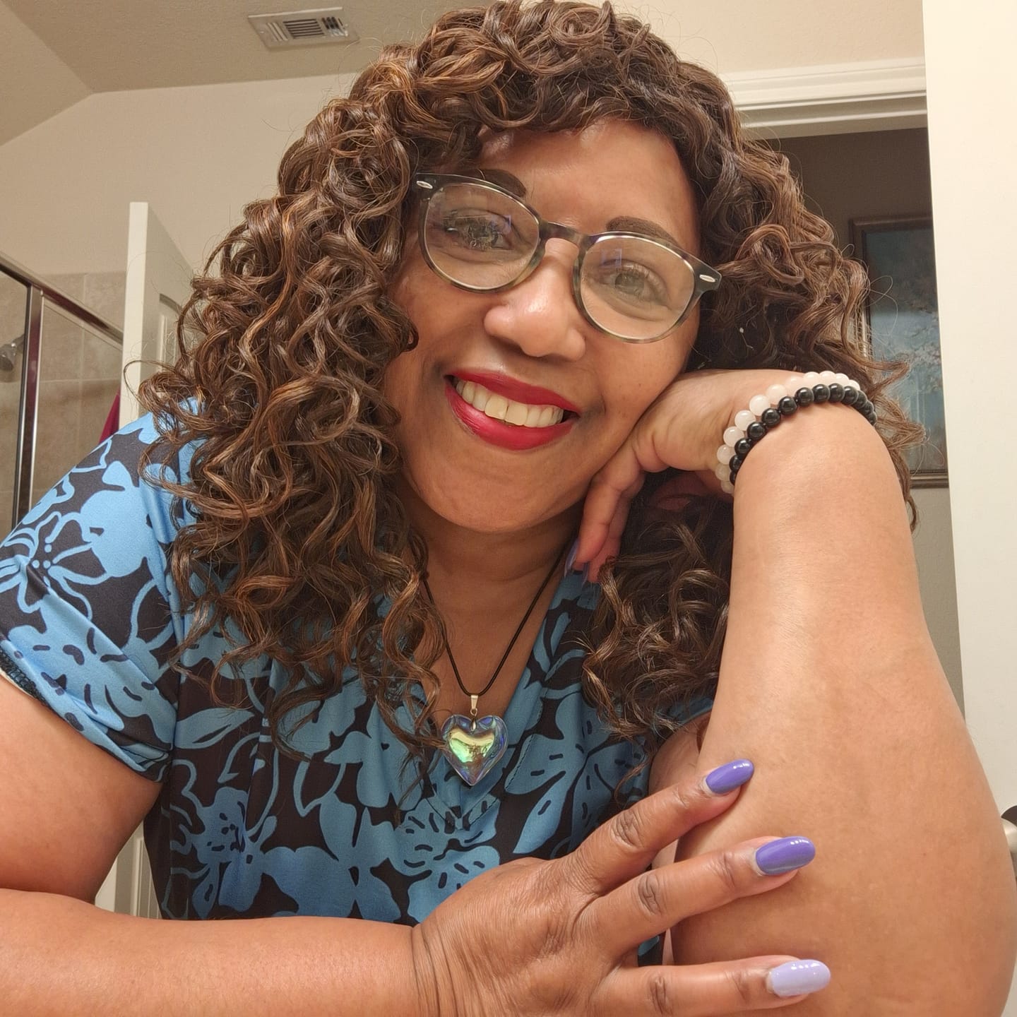 Customer photo review of Outre Wigpop Style Selects Full Wig - LEANZA