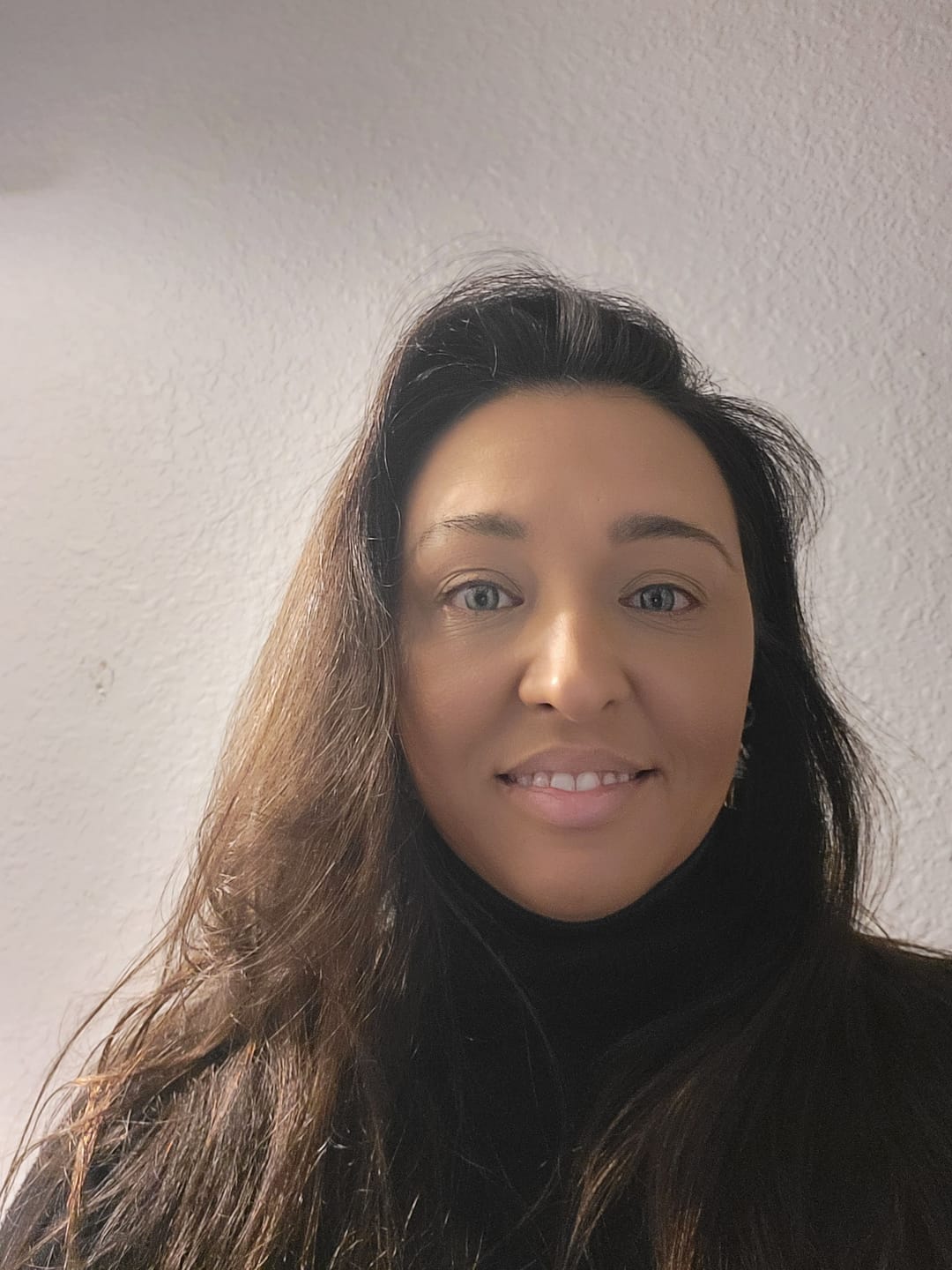 Customer photo review of Aine Swan Lake Blue Prescription Colored Contact Lenses