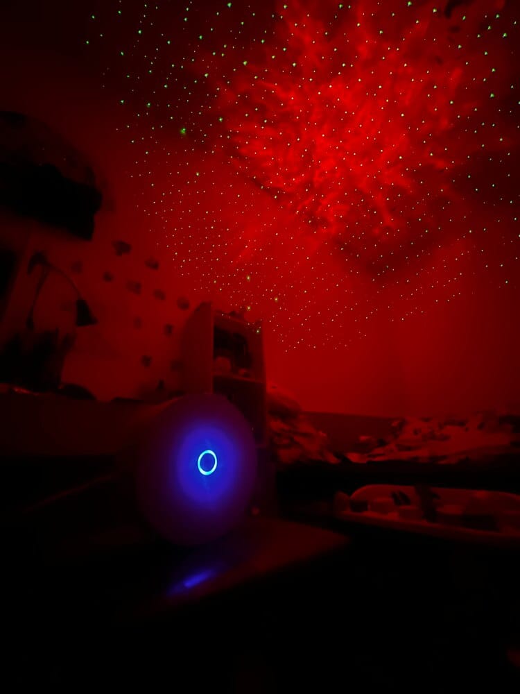Customer photo review of Lampa de veghe tip proiector stele cu aplicatie pe telefon, galaxii pentru camera, compatibila cu Google Assistant, Amazon Alexa, temporizatir, 4 unghiuri