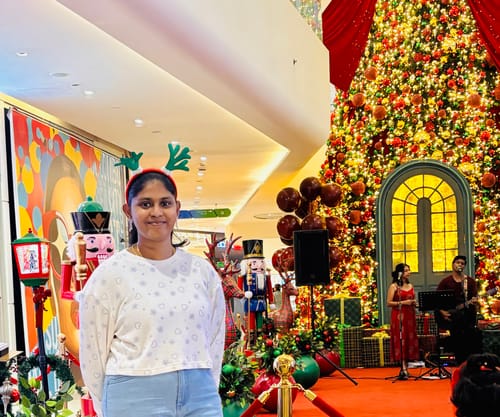 Customer photo review of Snowy Day Dream Crop Balloon Sleeve Pullover