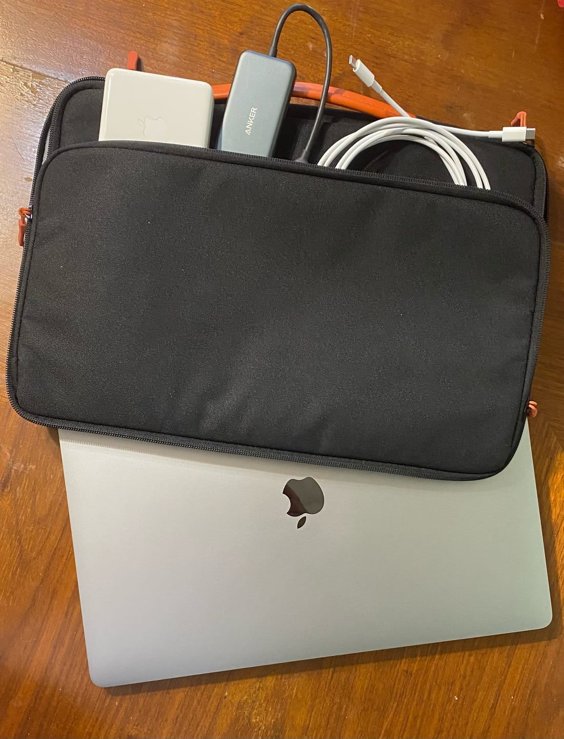 Customer photo review of Geanta laptop portabila, 13'', 14'', 15'', 16'' inch, pentru notebook, ultrabook, impermeabila, compatibila Macbook Pro, Air, Negru