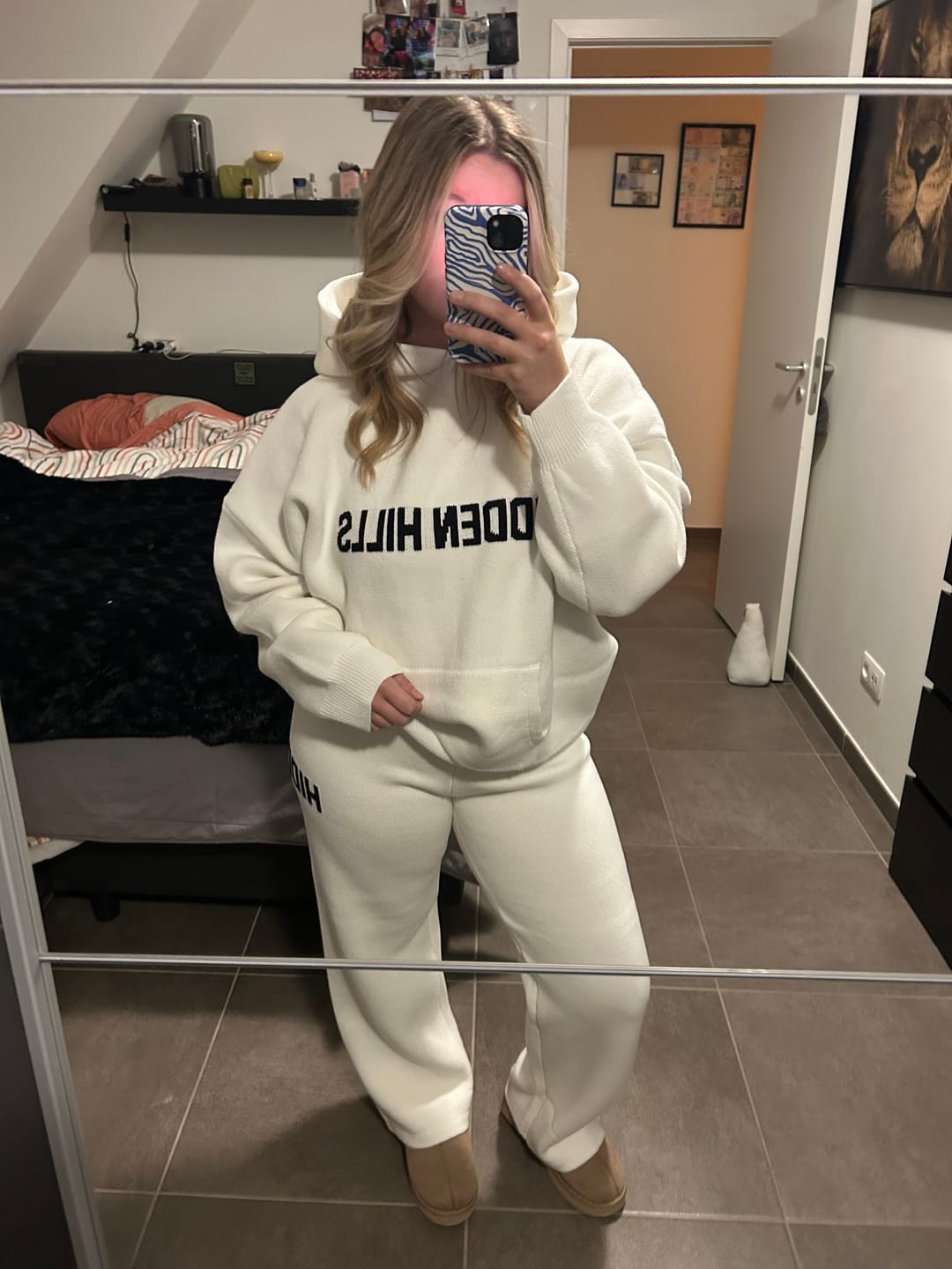 Customer photo review of KNIT SWEATPANTS OFF WHITE