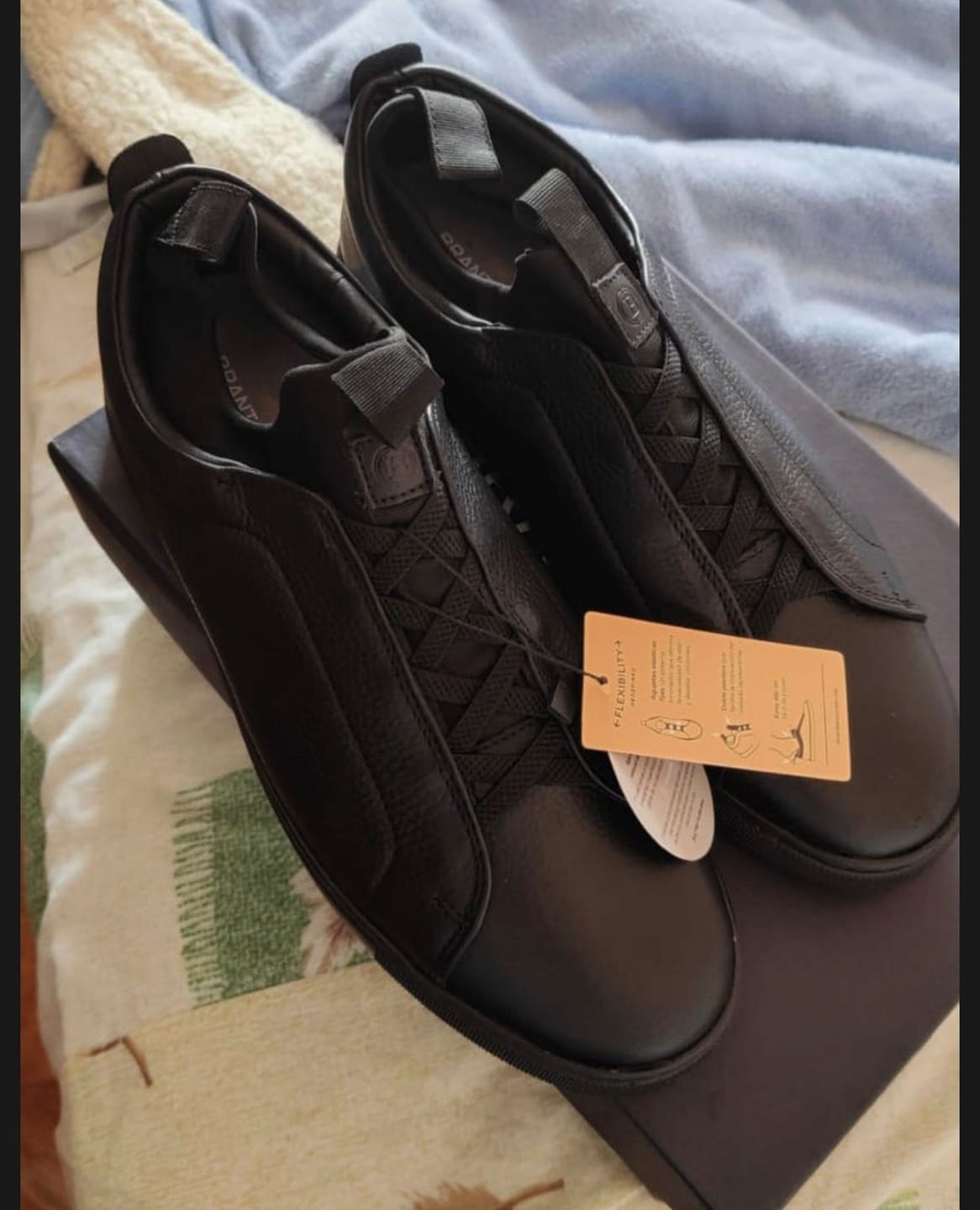 Customer photo review of SNEAKER SLIP ON PIEL NEGRO